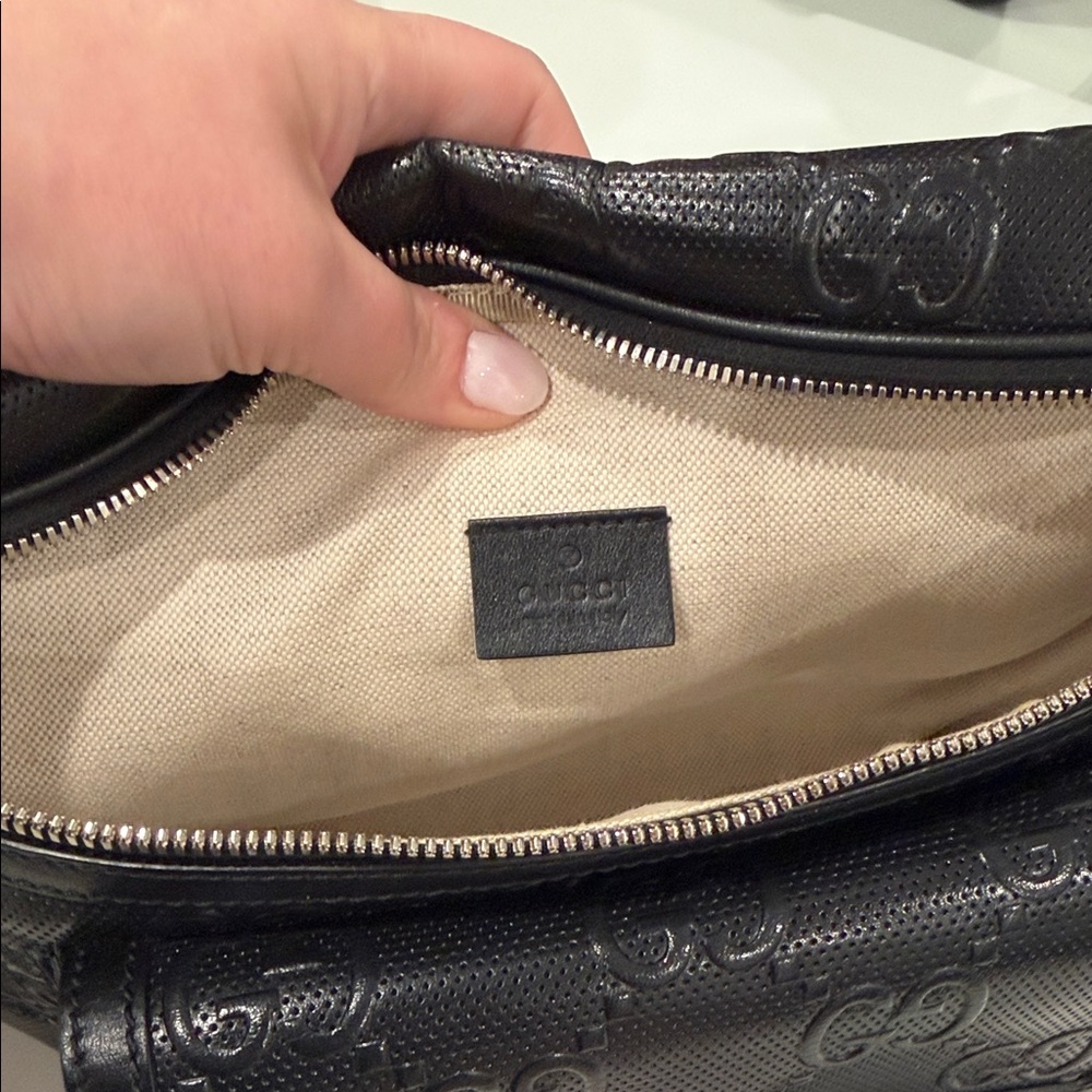 Gucci Black Embossed GG Leather Belt Bag - Picture 7 of 8